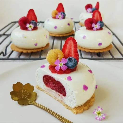 Tartelettes entremets amande fraise vanille