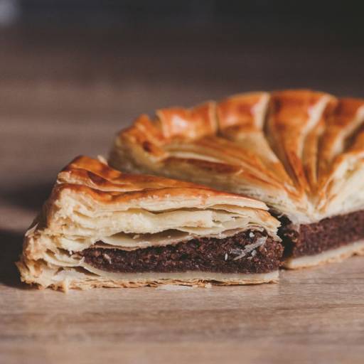 Galette des rois amande noisette chocolat 